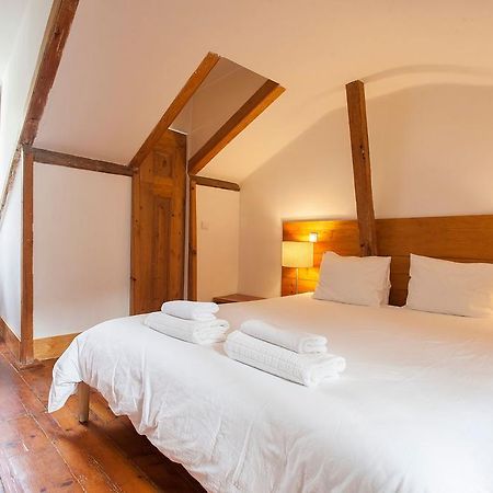 Central, Charming, Quiet, Garden And Parking 리스본 외부 사진