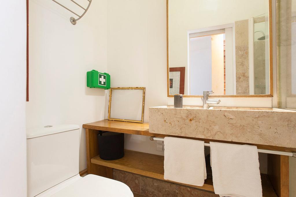 Central, Charming, Quiet, Garden And Parking 리스본 외부 사진