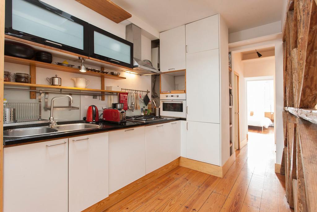 Central, Charming, Quiet, Garden And Parking 리스본 외부 사진