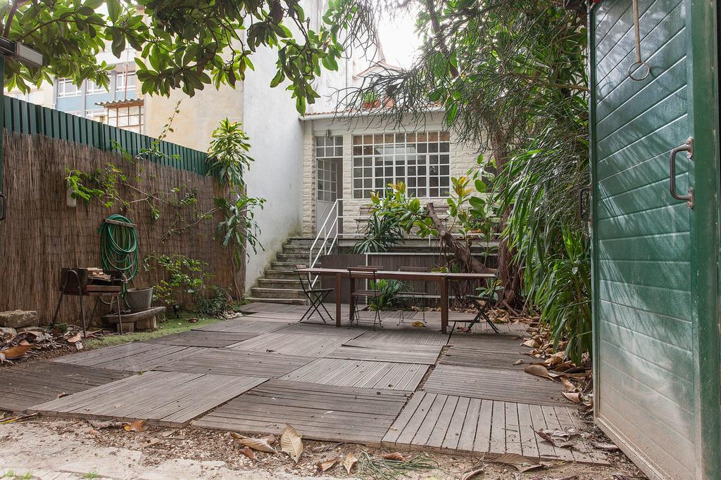 Central, Charming, Quiet, Garden And Parking 리스본 외부 사진