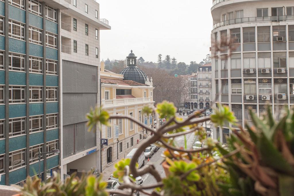 Central, Charming, Quiet, Garden And Parking 리스본 외부 사진