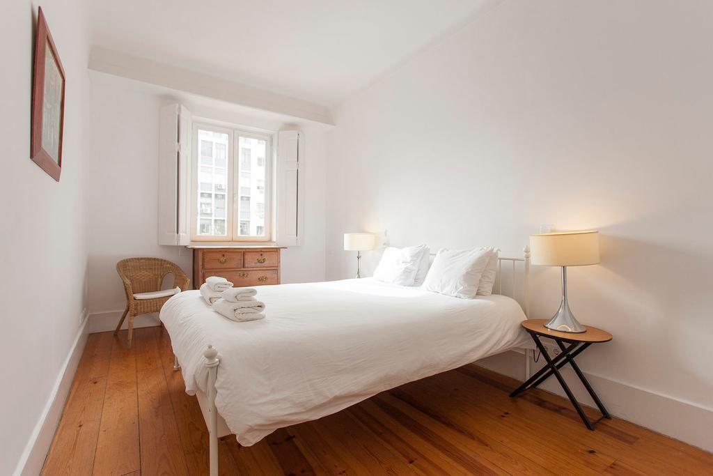Central, Charming, Quiet, Garden And Parking 리스본 외부 사진